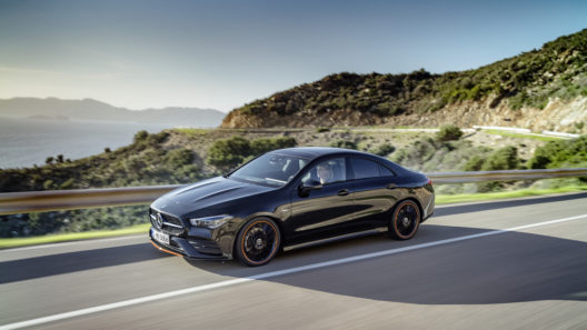 Mercedes-Benz CLA, Edition Orange Art, AMG Line, kosmosschwarz // Mercedes-Benz CLA, Edition Orange Art, AMG Line, cosmos black