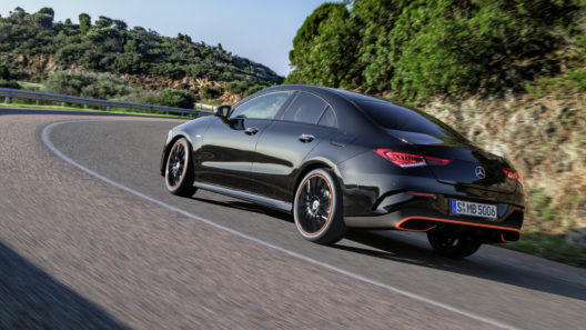 Mercedes-Benz CLA, Edition Orange Art, AMG Line, kosmosschwarz // Mercedes-Benz CLA, Edition Orange Art, AMG Line, cosmos black